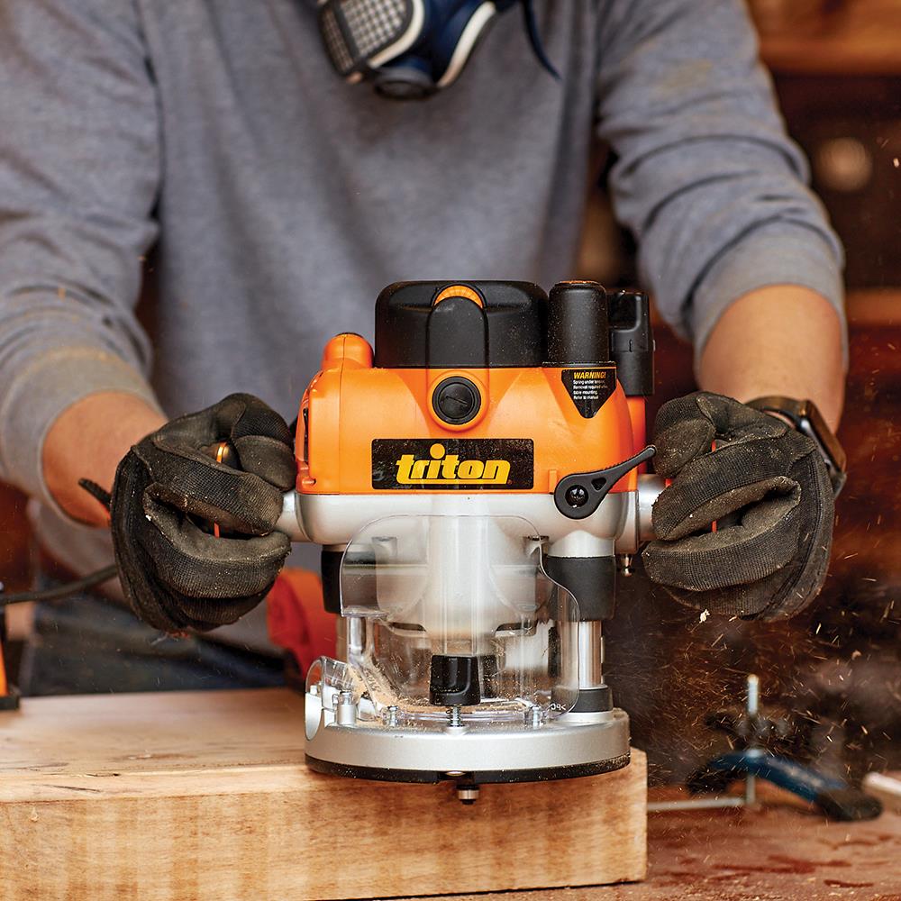 plunge router